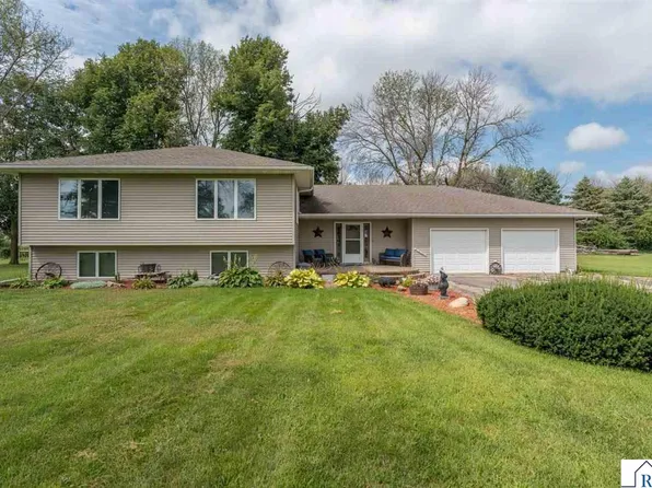 35851 County Road 104 St, Saint James, MN 56081