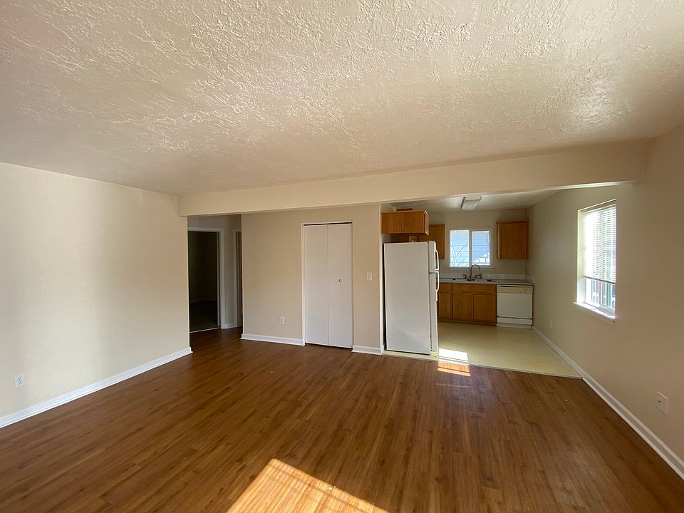Living room & kitchen