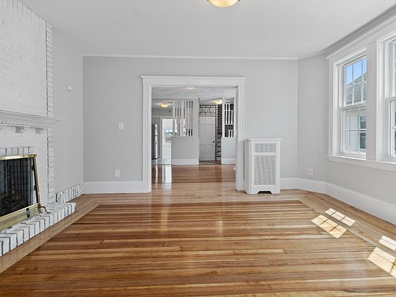 3rd image of 14 Windsor Rd #2B