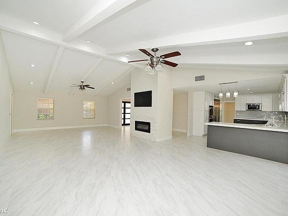2nd image of 6943 Giralda Cir