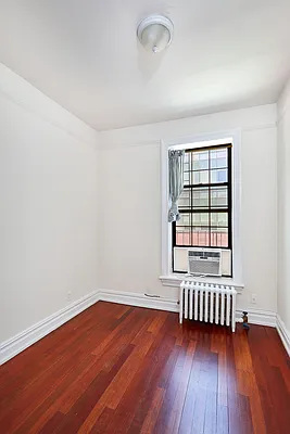 Rented by Vornado Realty Trust | media 11