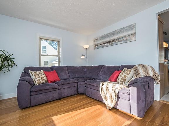 5th image of 15 Sherwood Ave