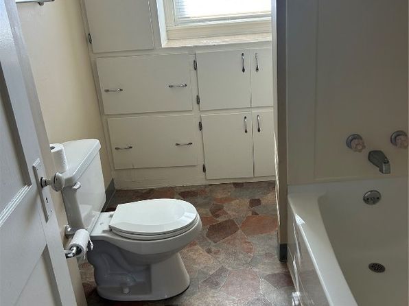 cedar-rapids-iowa-124302872 picture