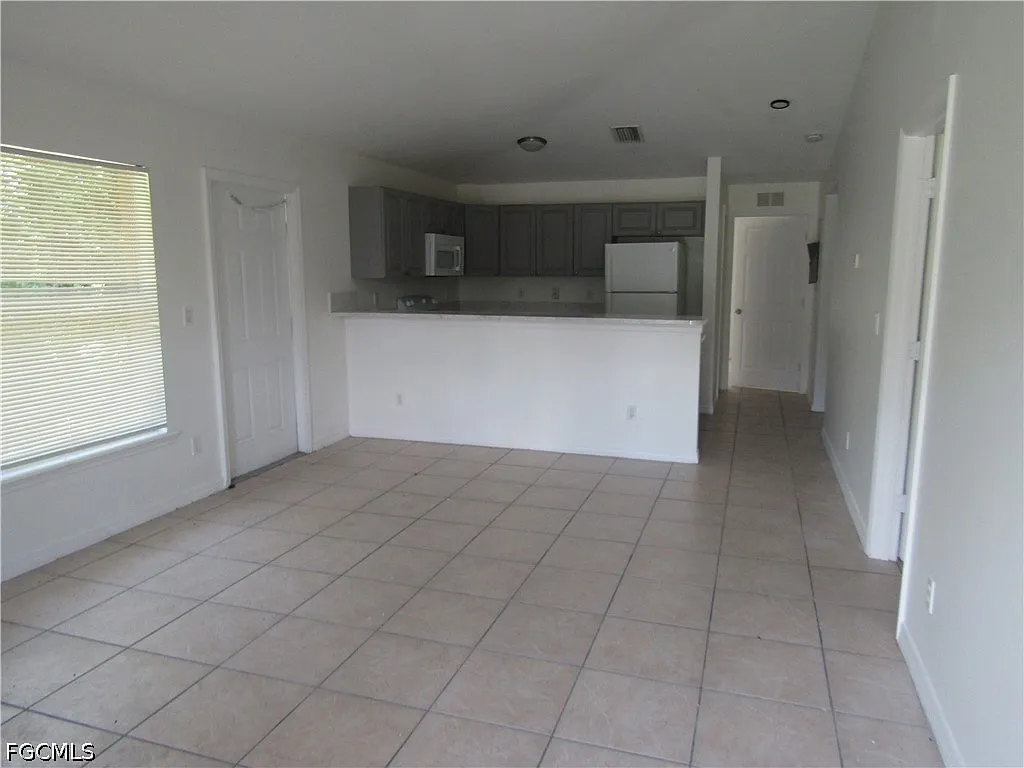 3 bed, 2.0 bath, 1134 sqft, $1,500 — Photo 2