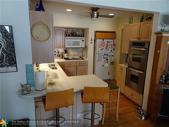 4th image of 900 SE 13th St