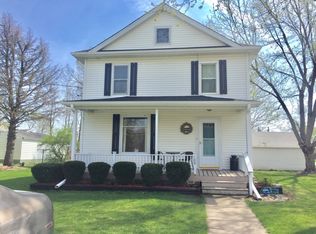 109 W Ottawa St, Troy Grove, IL 61372