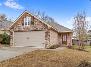 16 Riviera Cir, Hattiesburg, MS 39402