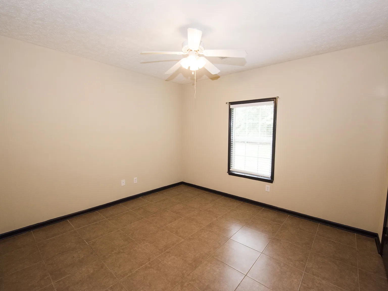 832 Harvard Drive - NA — Photo 4