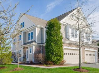 16 Pebble Beach Dr #16, Bloomfield, CT 06002