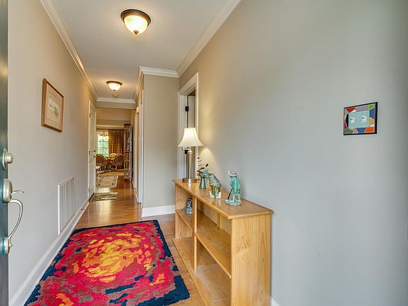 4th image of 16 Hiddenbrook Ln #16