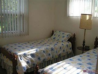 5th image of 2585 Hyacinth Dr NW