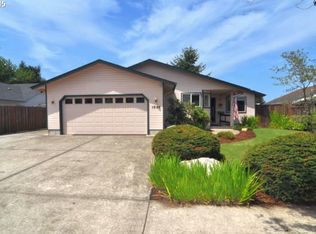 1044 S 44th St, Springfield, OR 97478