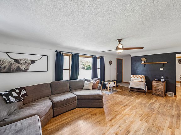 3rd image of 715 Ashworth Dr