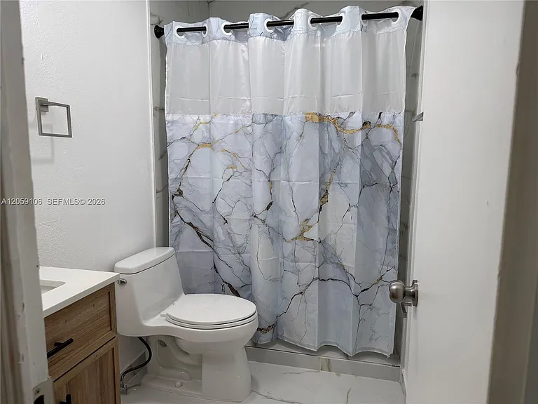 7011 Crown Gate Ct — Photo 9