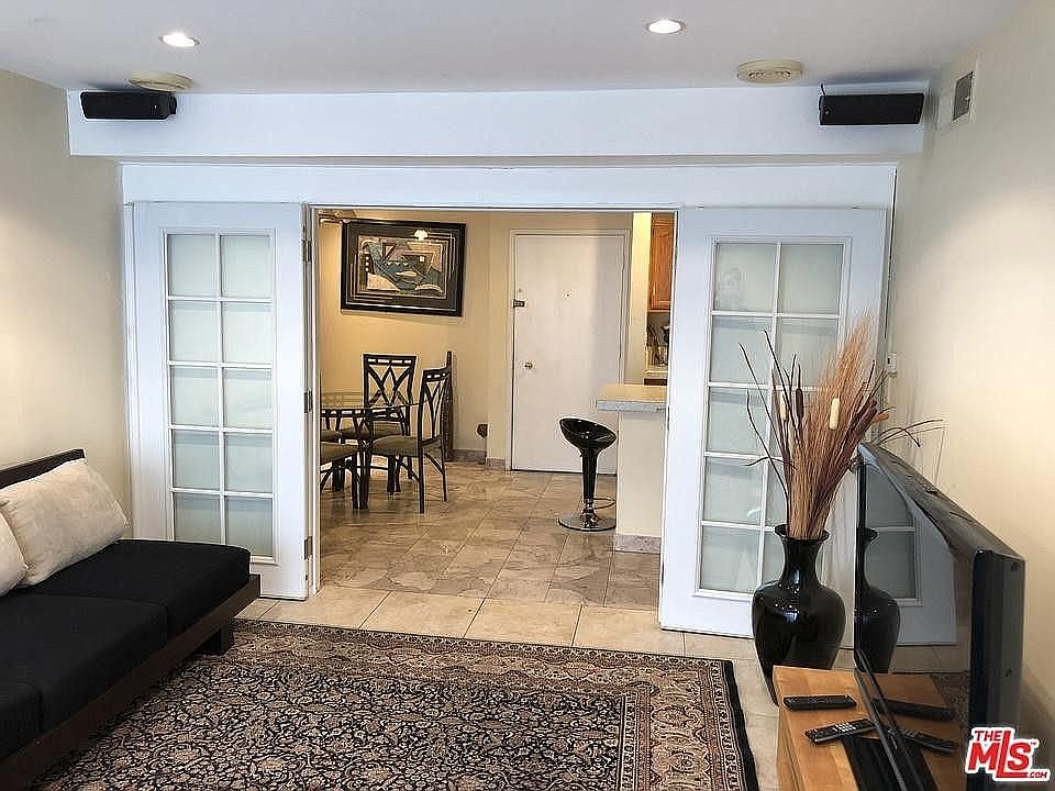 1st image of 18620 Hatteras St Unit 138