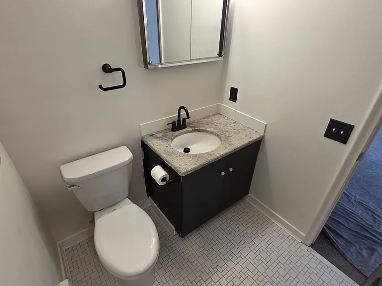 6305 York Ave S #301 — Photo 15