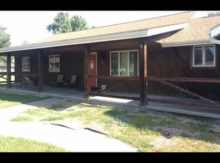 412 Mustang Cir, Iola, KS 66749