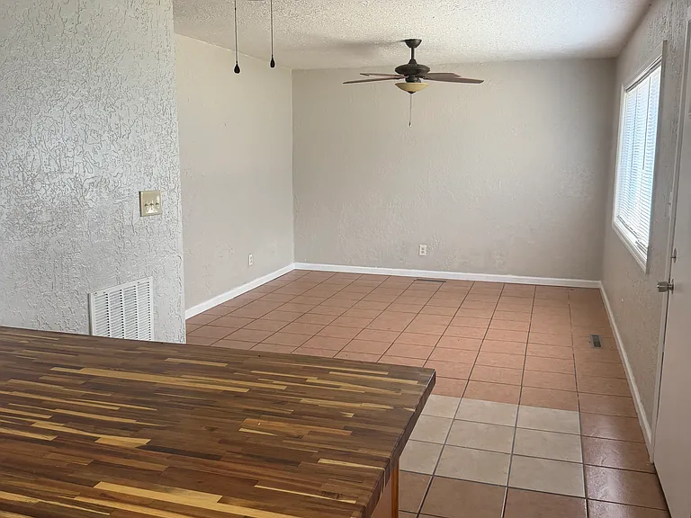 1216 Grovewood Dr — Photo 10