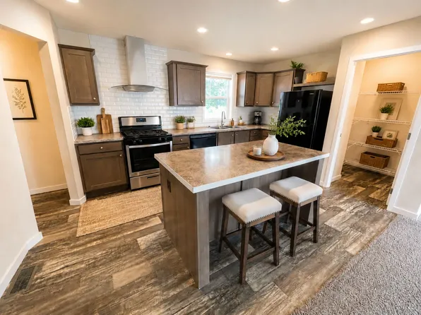 24 Hummingbird Dr #126, Lake Orion, MI 48359