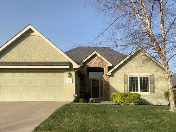 2226 SW Village Hall Rd, Topeka, KS 66614