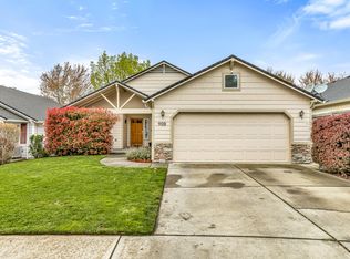 908 Village Cir, Medford, OR 97504