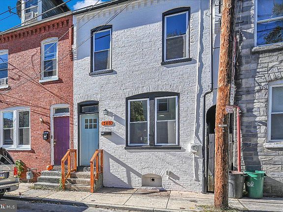 3rd image of 540 Locust St