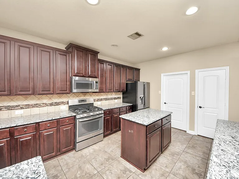 19126 Gaslamp Point Ct — Photo 7