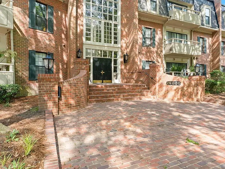 25312 Plantation Dr NE — Photo 3