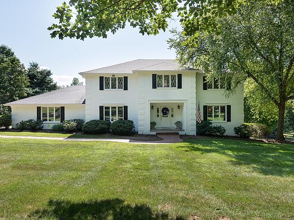 2nd image of 102 Thoroughbred Ln
