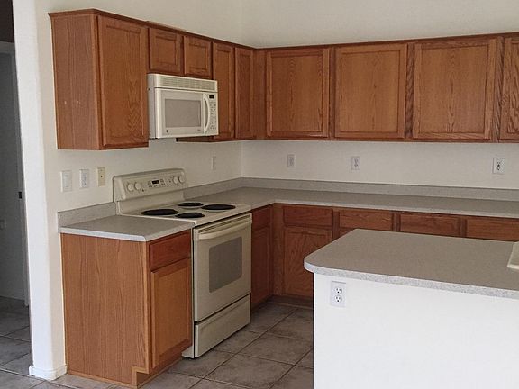5th image of 9246 E Medina Ave