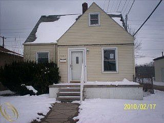 2nd image of 1883 10th St