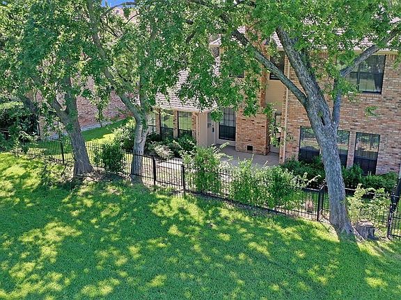5th image of 2908 Bluffview Dr