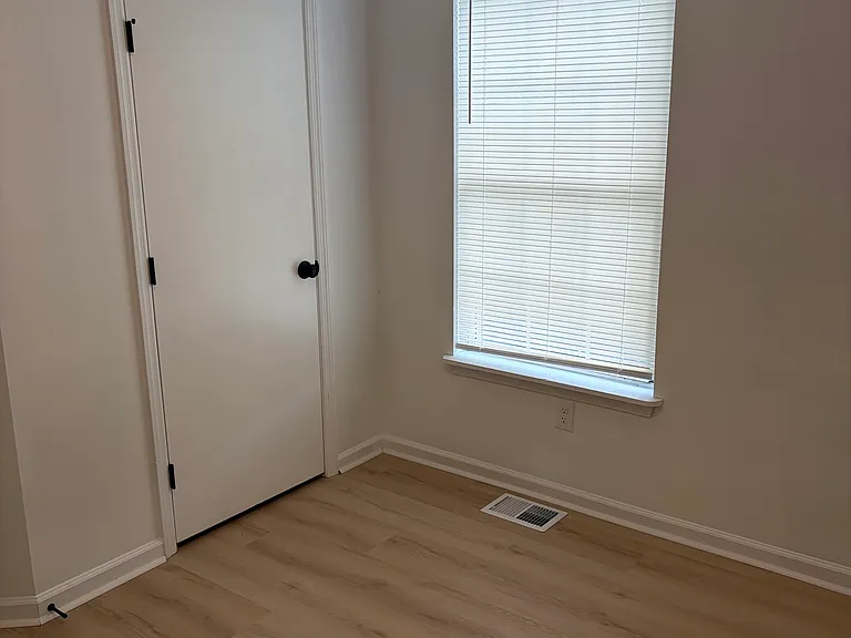 520 Michigan St — Photo 21