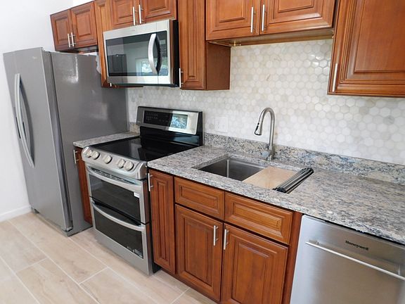 2nd image of 1809 Highland Ave #1809