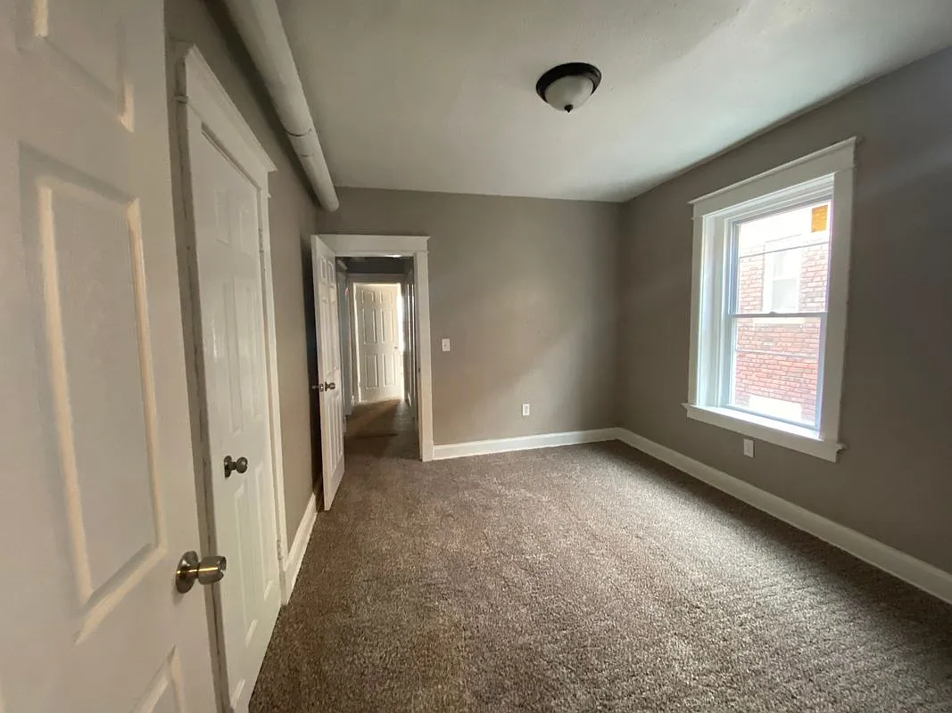 2 bed, 1.0 bath, 1178 sqft, $1,100 — Photo 4