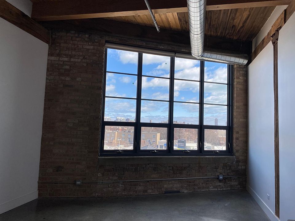 1st image of 2059 N Southport Ave #402