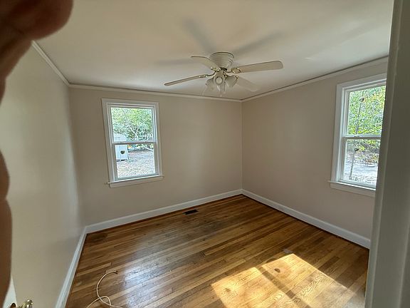 2nd image of 2622 Glenwood Rd