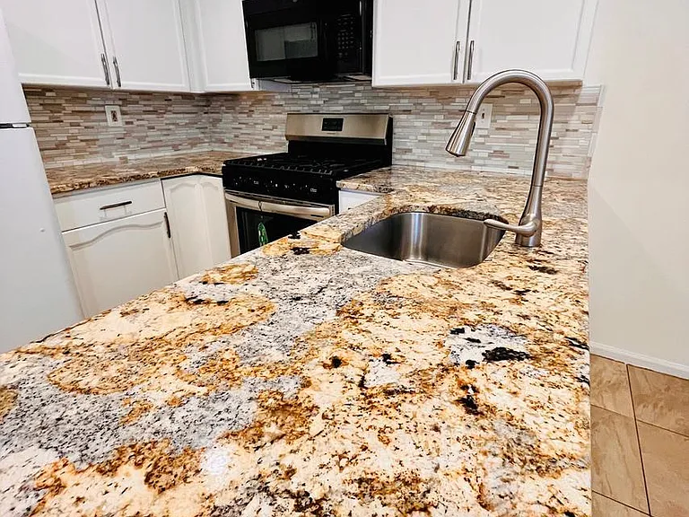 130 Spruce Ln — Photo 4