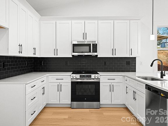 4th image of 1909 Rucker Rd