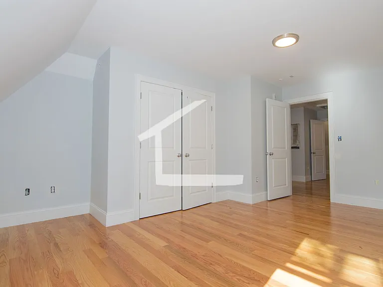 28 Murdock St #10 — Photo 10