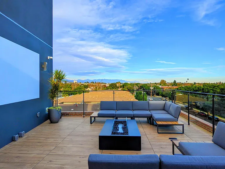 Rooftop Movie Theater & Lounge