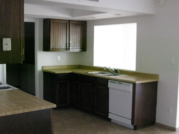 3rd image of 1326 W Kerry Ln
