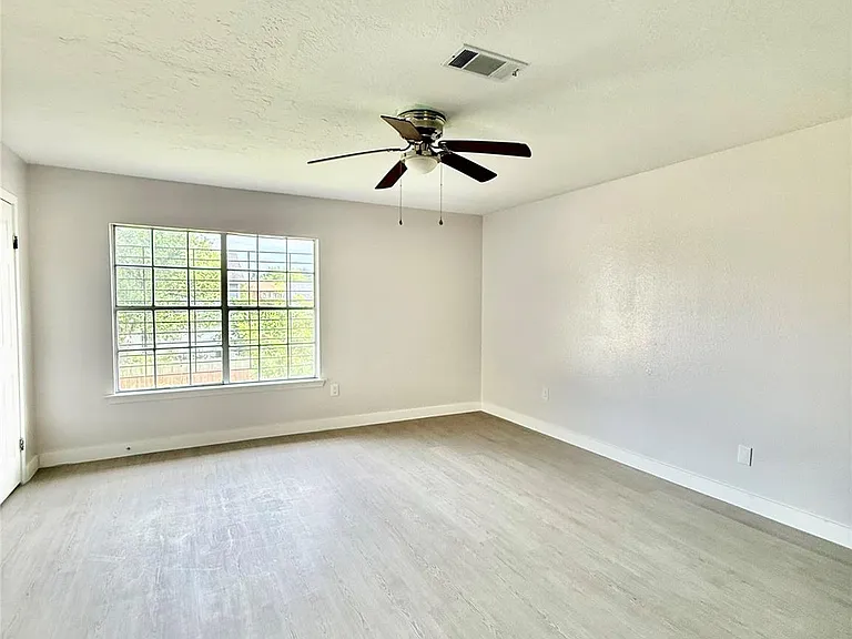 12210 Cliffgate Dr — Photo 19