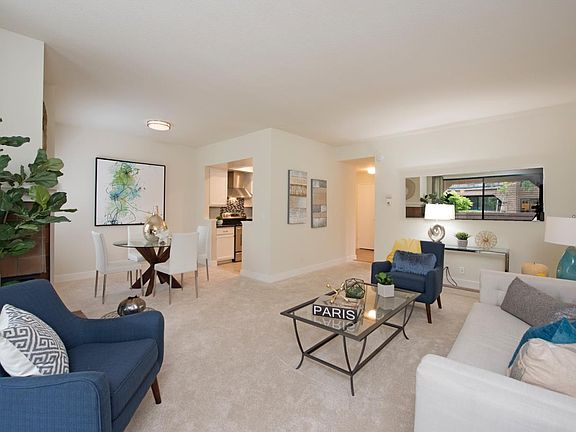 3rd image of 33 Cove Ln