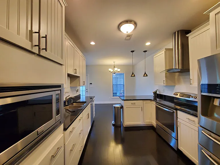 3260 Beacon St — Photo 11