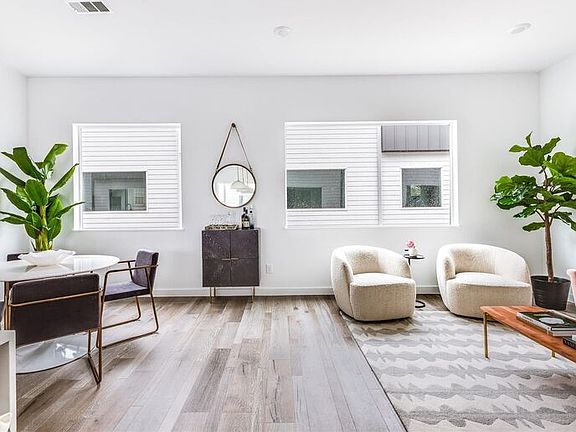 5th image of 5026 Bryan St #402