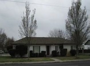 807 W D St, Lemoore, CA 93245