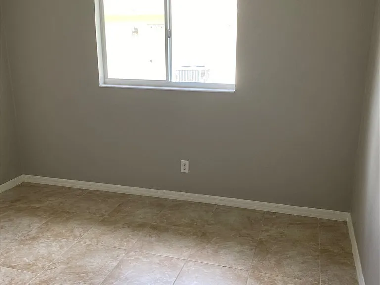 1732 SW 31st Ln — Photo 18