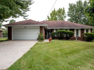 1824 E Burntwood St, Springfield, MO 65803