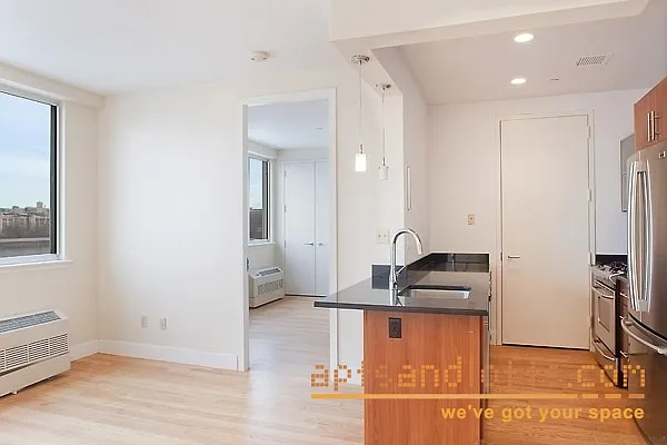 Rented by aptsandlofts.com | media 4